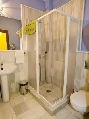 Tek Büyük Yataklı Oda, Banyolu/Duşlu