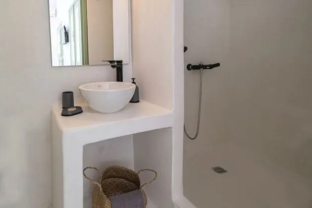 Traditional Tek Büyük Yataklı Oda