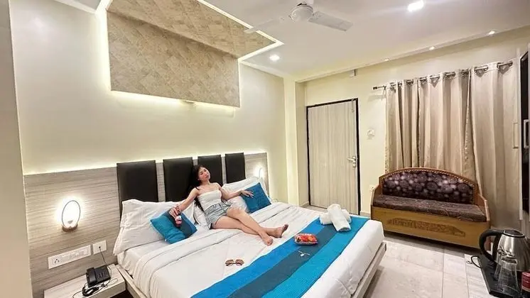Deluxe Tek Büyük Yataklı Oda