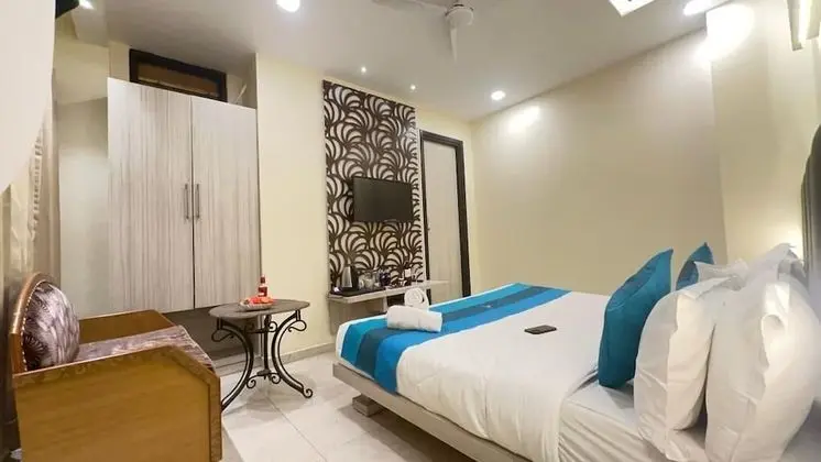 Deluxe Tek Büyük Yataklı Oda