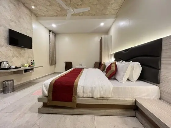 Deluxe Tek Büyük Yataklı Oda