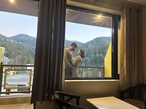 Premium Tek Büyük Yataklı Oda