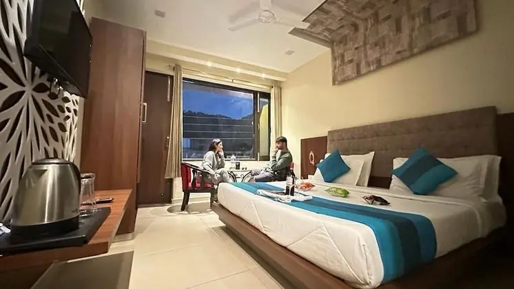 Premium Tek Büyük Yataklı Oda