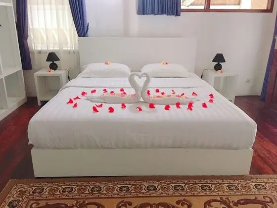 Comfort Oda, 1 Büyük (Queen) Boy Yatak, Havuz Manzaralı