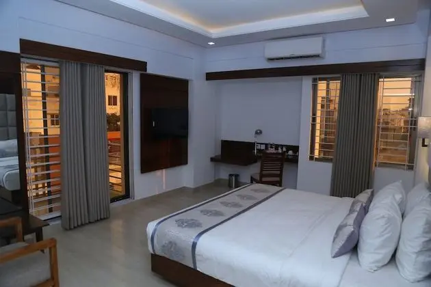 Superior Oda, 1 Büyük (Queen) Boy Yatak, Sigara İçilmez, Şehir Manzaralı