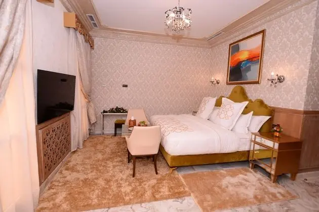 Luxury Tek Büyük Yataklı Oda, 1 Yatak Odası, Havuz Manzaralı