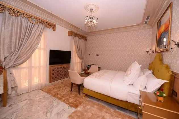Luxury Tek Büyük Yataklı Oda, 1 Yatak Odası, Havuz Manzaralı
