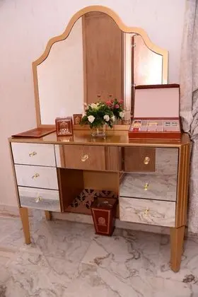 Luxury Tek Büyük Yataklı Oda, 1 Yatak Odası, Havuz Manzaralı