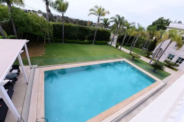 Luxury Tek Büyük Yataklı Oda, 1 Yatak Odası, Havuz Manzaralı