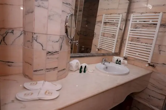 Luxury Tek Büyük Yataklı Oda, 1 Yatak Odası, Havuz Manzaralı