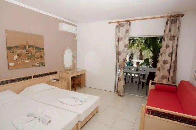 Stüdyo, Havuz Manzaralı (for 2)
