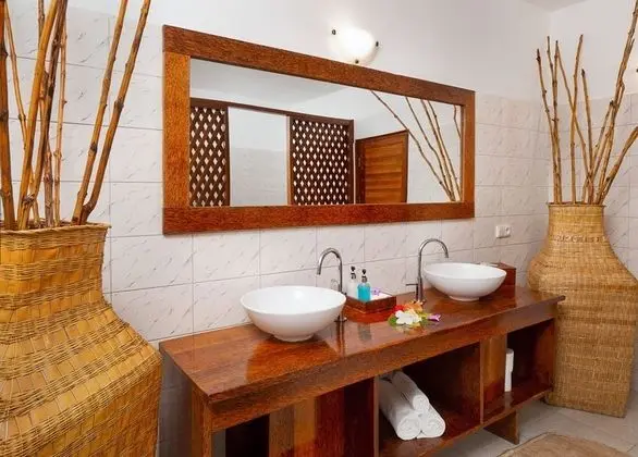 Superior Bungalov, 1 En Büyük (King) Boy Yatak, Buzdolabı, Kısmi Deniz Manzarası