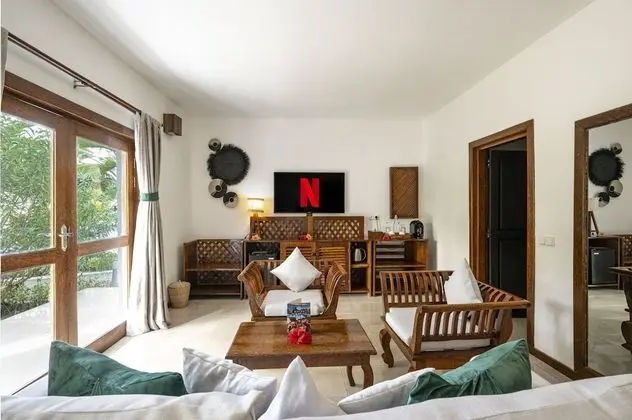 Superior Bungalov, 1 En Büyük (King) Boy Yatak, Buzdolabı, Kısmi Deniz Manzarası