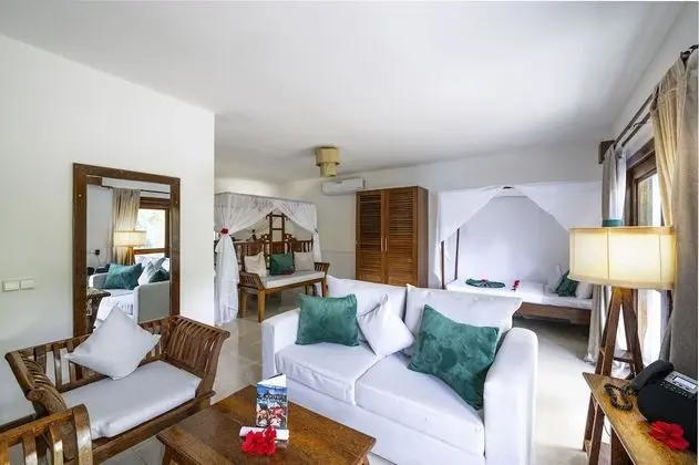 Superior Bungalov, 1 En Büyük (King) Boy Yatak, Buzdolabı, Kısmi Deniz Manzarası