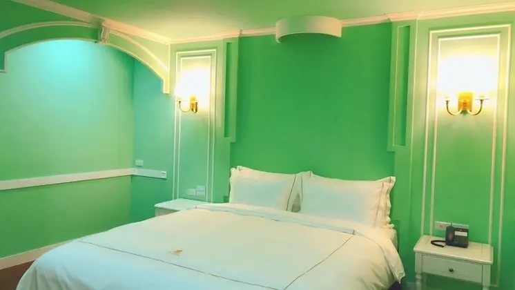 Deluxe Tek Büyük Yataklı Oda