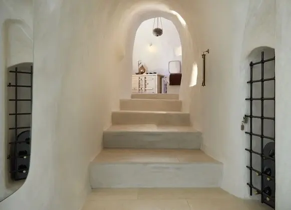 Assyrtiko Deluxe Suite with private outdoor heated pool