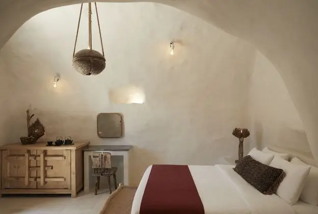 Assyrtiko Deluxe Suite with private outdoor heated pool