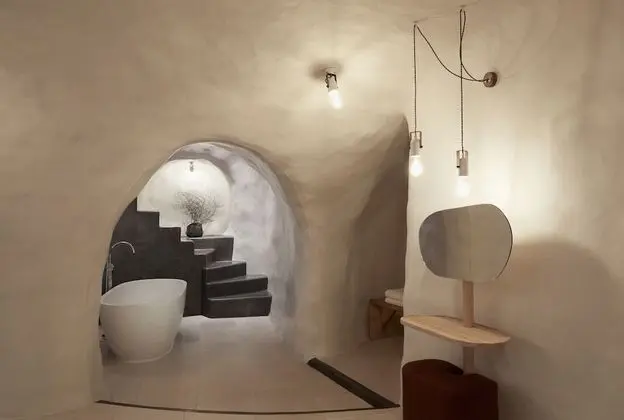 Vinsanto Honeymoon Villa with private heated pool and caldera view