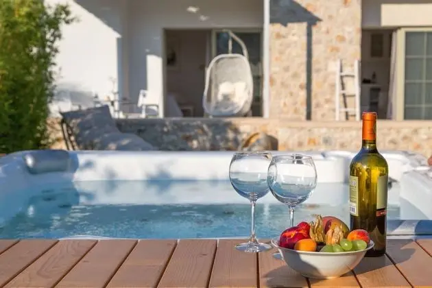 Honeymoon Süit, Sıcak Su Küveti
