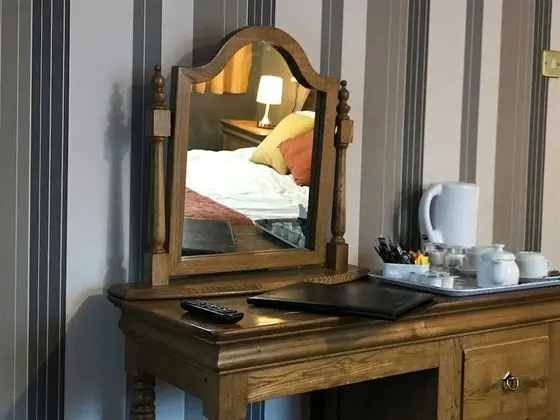 Classic Tek Büyük Yataklı Oda, Banyolu/Duşlu, Avlu Manzaralı