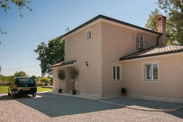 Villa, 4 Yatak Odası, Şömine