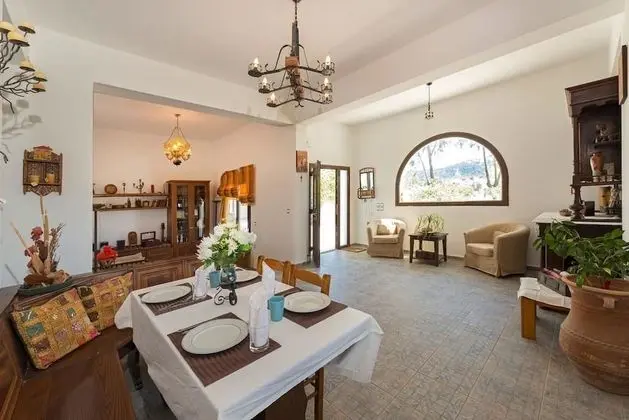 Villa (White)