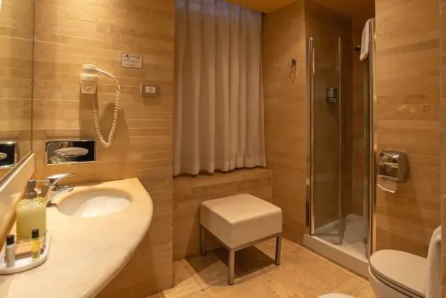 Superior Büyük Yataklı Tek Kişilik Oda