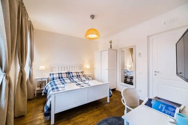 Premium Tek Büyük Yataklı Oda