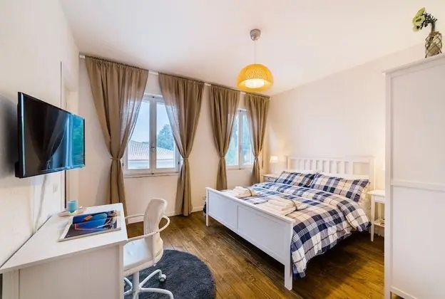 Premium Tek Büyük Yataklı Oda