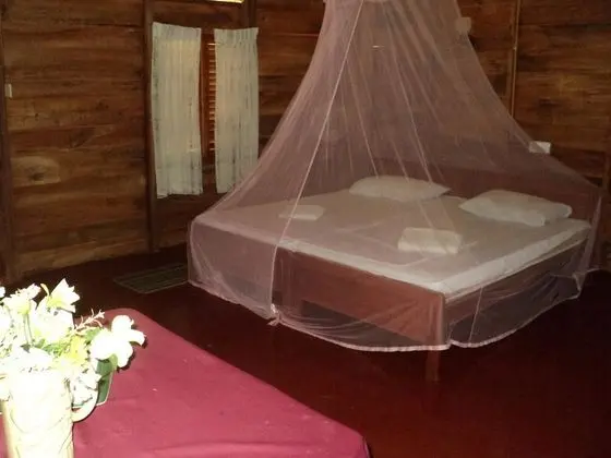 Büyük Yataklı Tek Kişilik Oda