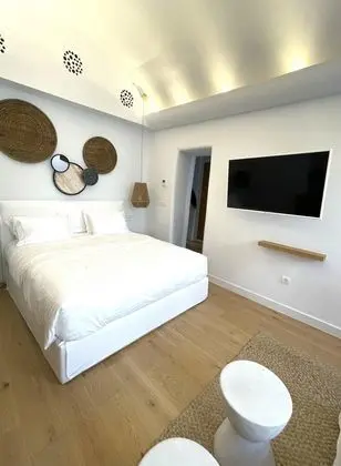 Ev