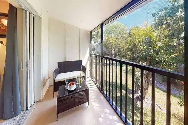 Daire (White Sands Near the Beach)