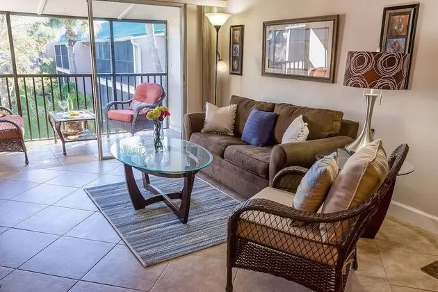 Daire (White Sands & Seashells, 1 BR 2nd Fl.)