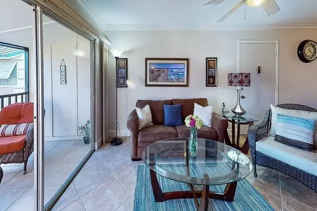 Daire (White Sands & Seashells, 1 BR 2nd Fl.)