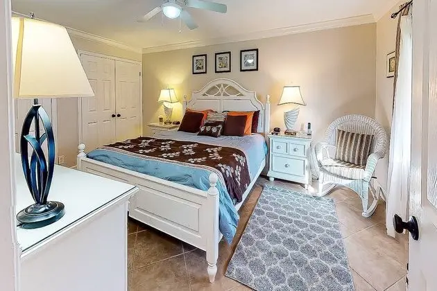 Daire (White Sands & Seashells, 1 BR 2nd Fl.)