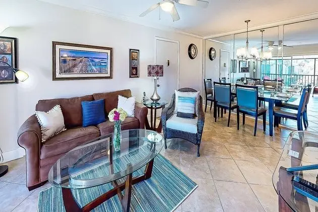 Daire (White Sands & Seashells, 1 BR 2nd Fl.)