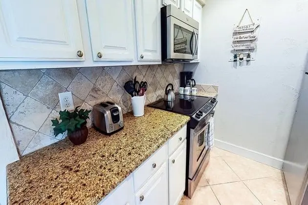 Daire (White Sands & Seashells, 1 BR 2nd Fl.)