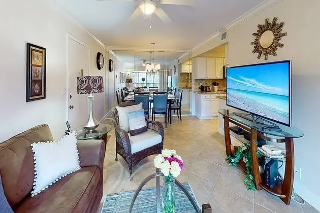 Daire (White Sands & Seashells, 1 BR 2nd Fl.)