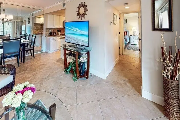 Daire (White Sands & Seashells, 1 BR 2nd Fl.)