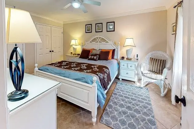 Daire (White Sands & Seashells, 1 BR 2nd Fl.)