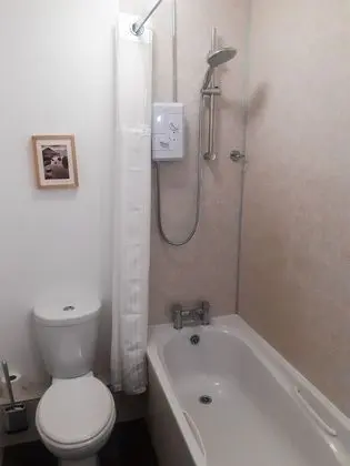 Tek Büyük Yataklı Oda, Banyolu/Duşlu