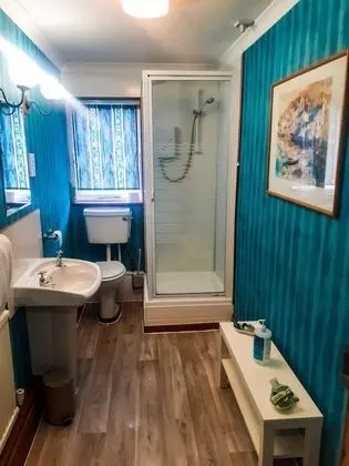 Üç Kişilik Oda, Özel Banyo