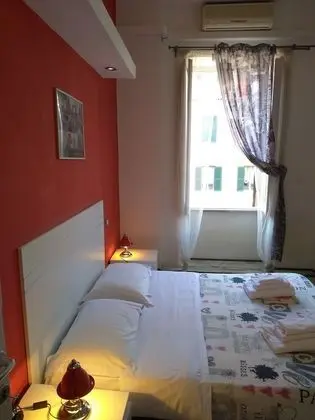 Tek Büyük Yataklı Oda (Via Catone 21)