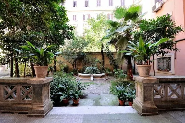 Tek Büyük Yataklı Oda (Via Catone 21)