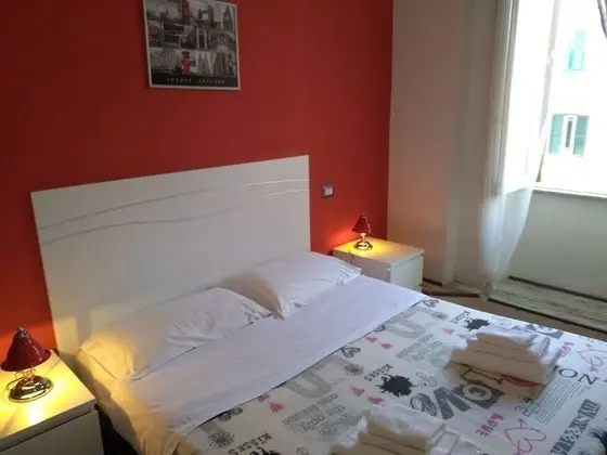 Tek Büyük Yataklı Oda (Via Catone 21)