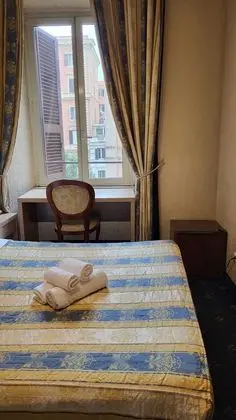 Tek Büyük Yataklı Oda (Via Catone 21)