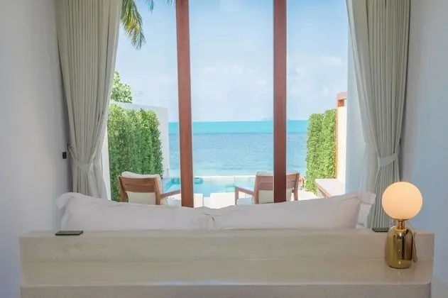 1 bedroom beachfront private pool