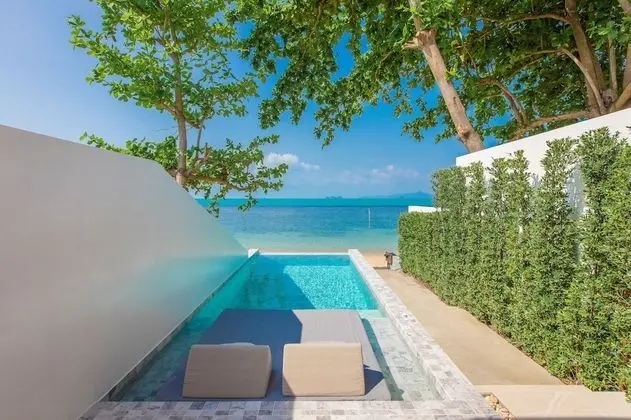 1 bedroom beachfront private pool
