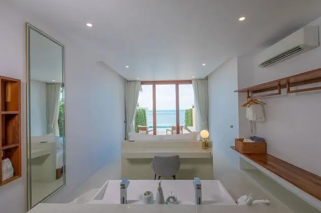 1 bedroom beachfront private pool