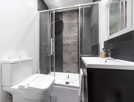 Superior Stüdyo, Özel Banyo